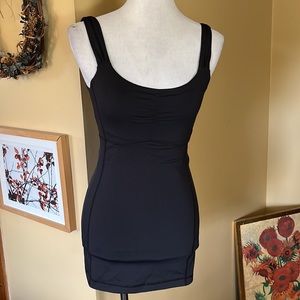 LULULEMON ATHLETICA Size 4 Longline Tank Mini-V-Neck Classic Black Workout $69